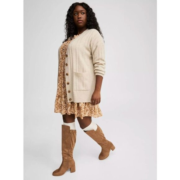 Torrid Women's Boyfriend Cardigan Softest Sweater Cream Button Front Size 3X - Picture 1 of 8